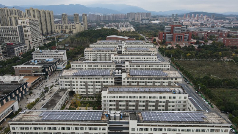 昆明理工大学 11.2 万支集热真空管太阳能清洁热水项目