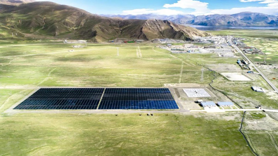 太阳雨集团大型太阳能平板集热器创世界纪录，集热效率世界领先！