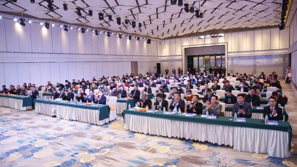 太阳雨集团荣获推动空气能供热行业发展品牌双项荣誉